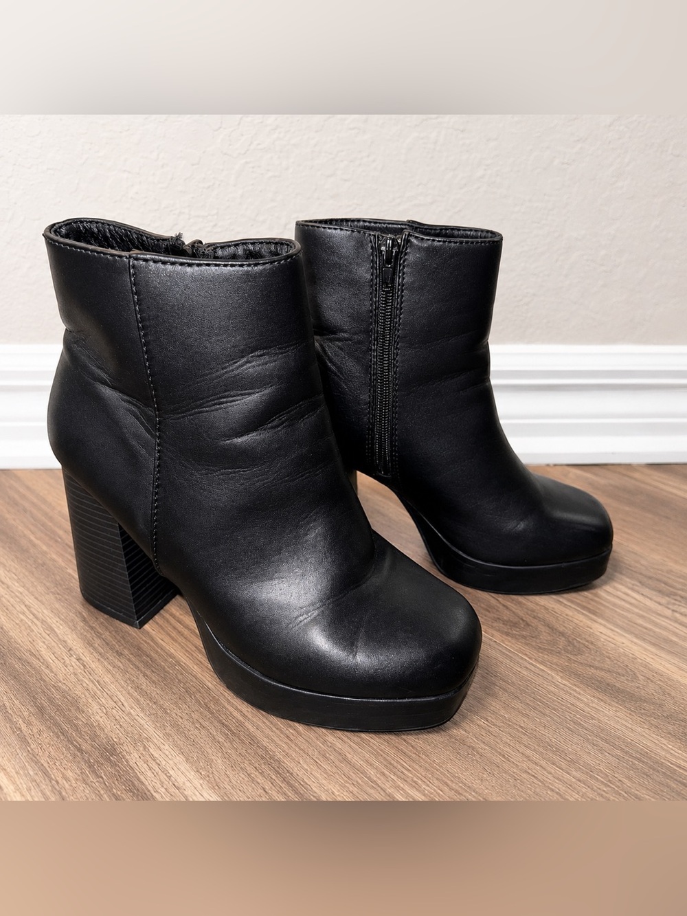 Women’s Black Platform Ankle Boots Size 8 Chunky Block‎ Heel Side Zip Booties